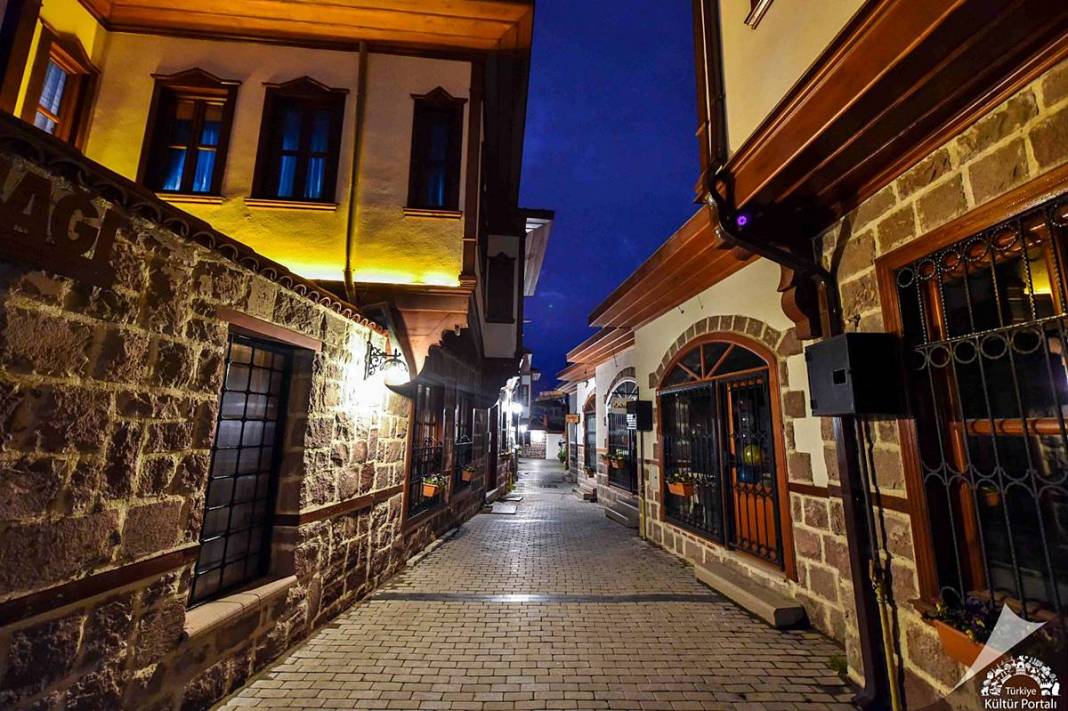 Sanatseverler hazır olun: Ankara'nın en havalı sokağı makyajlanıyor! Başkentin cazibe merkezinde değişim başladı 10